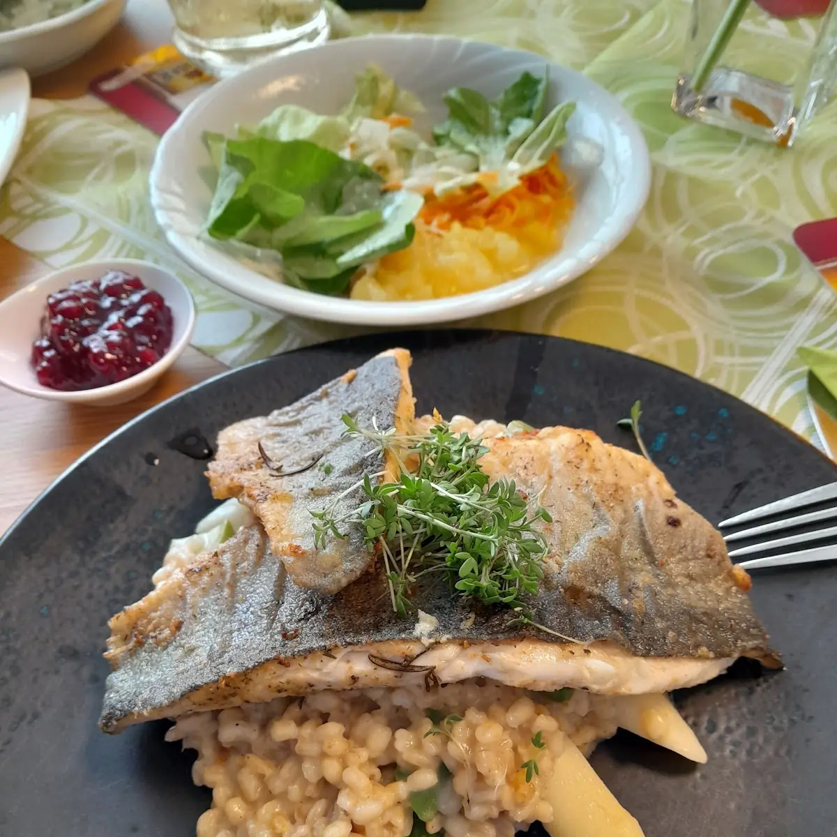 Saiblingsfilet Mit Spargel Und Risotto