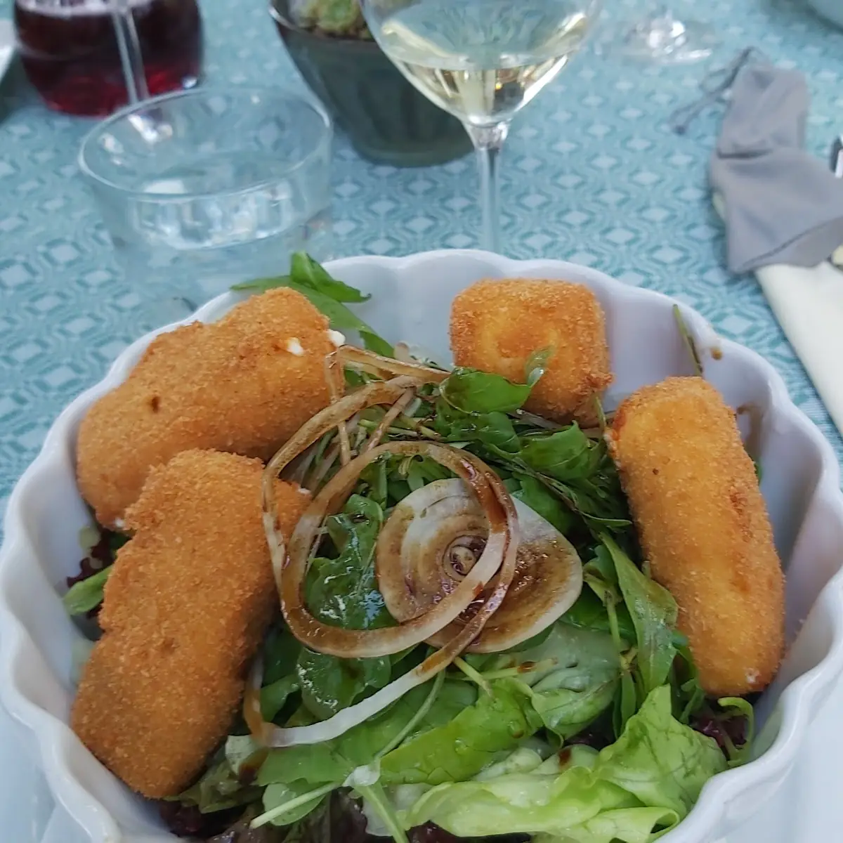 Ziegenkäse Paniert Auf Salatbett