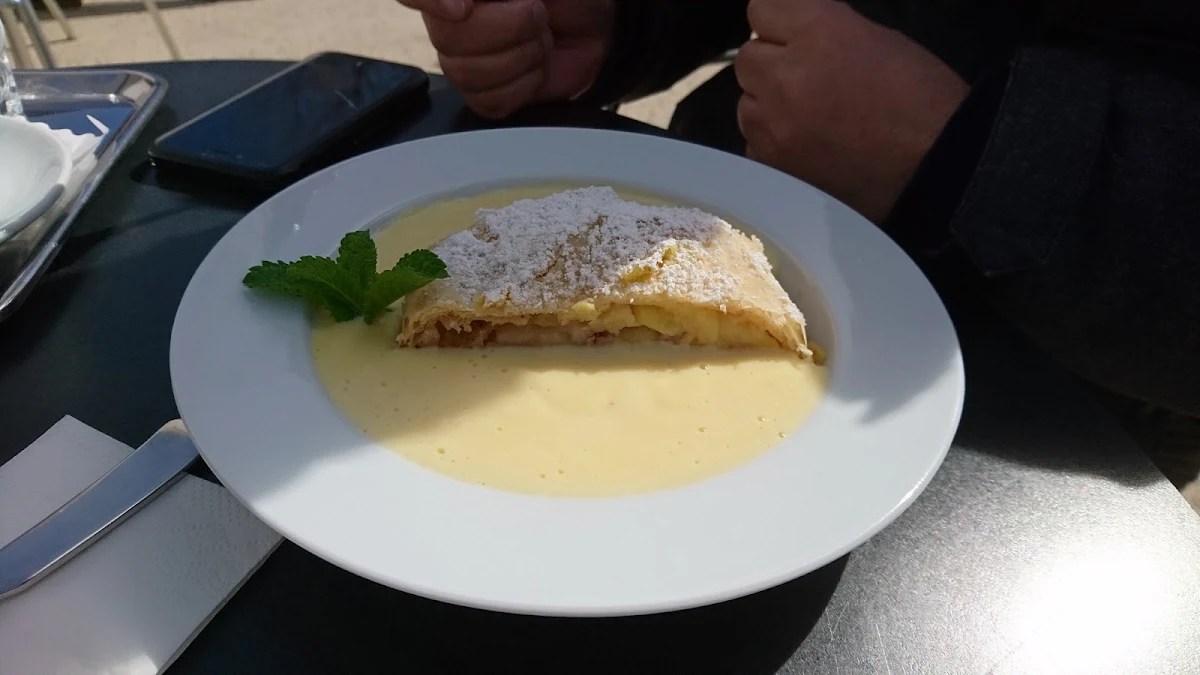 Apfelstrudel