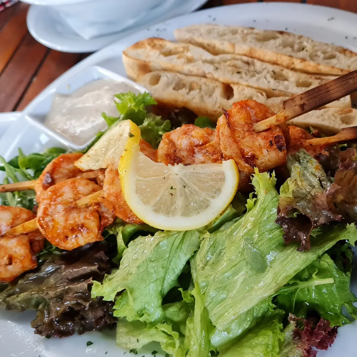 Gegrillte Champignons mit Knoblauchbrot