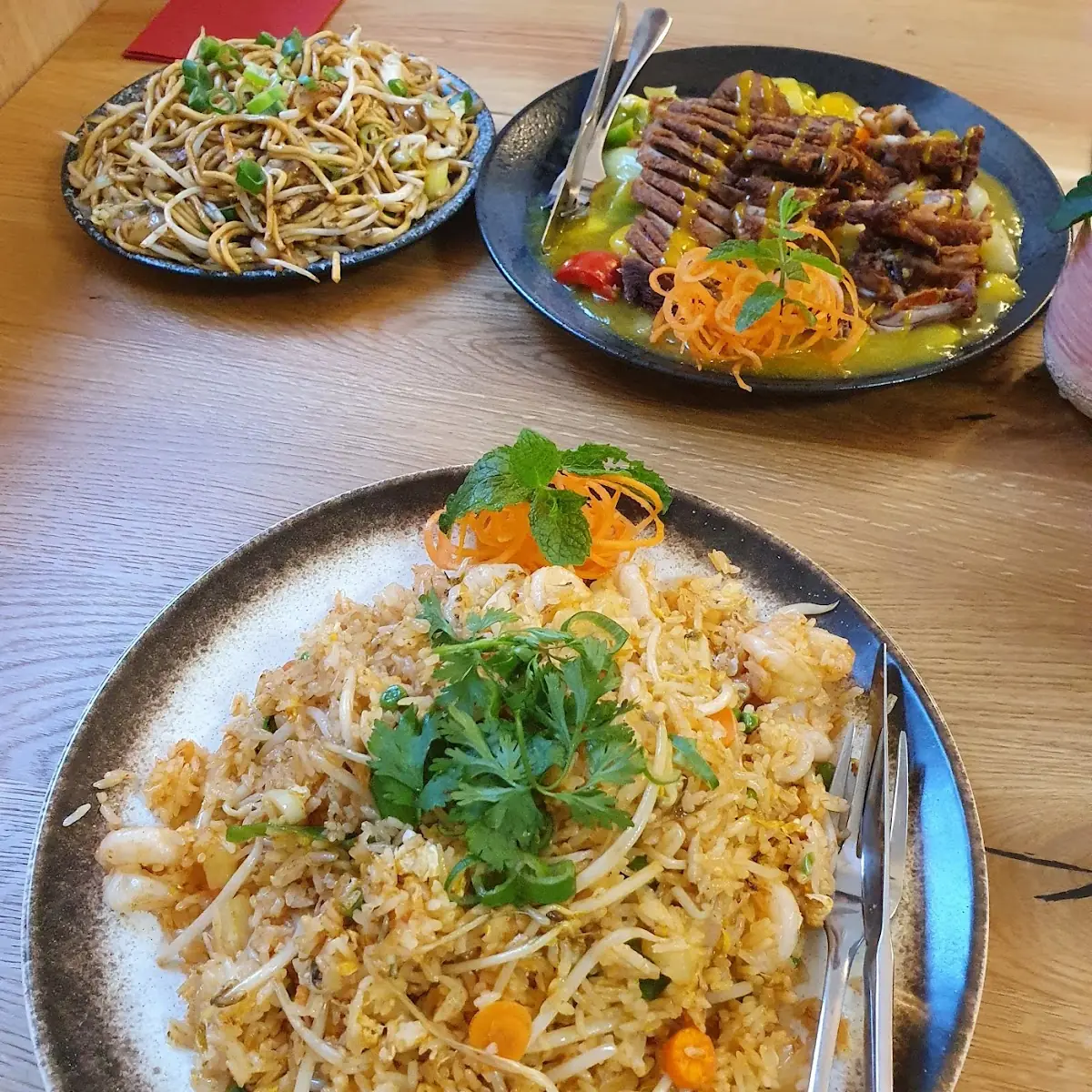 Ente In Mangosauce Und Gebratener Reis Mit Shrimps Nach Thai Art