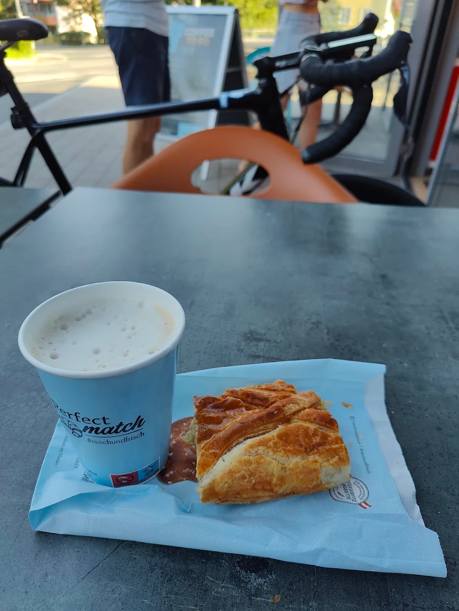 Latte Macchiato Und Apfelkuchen