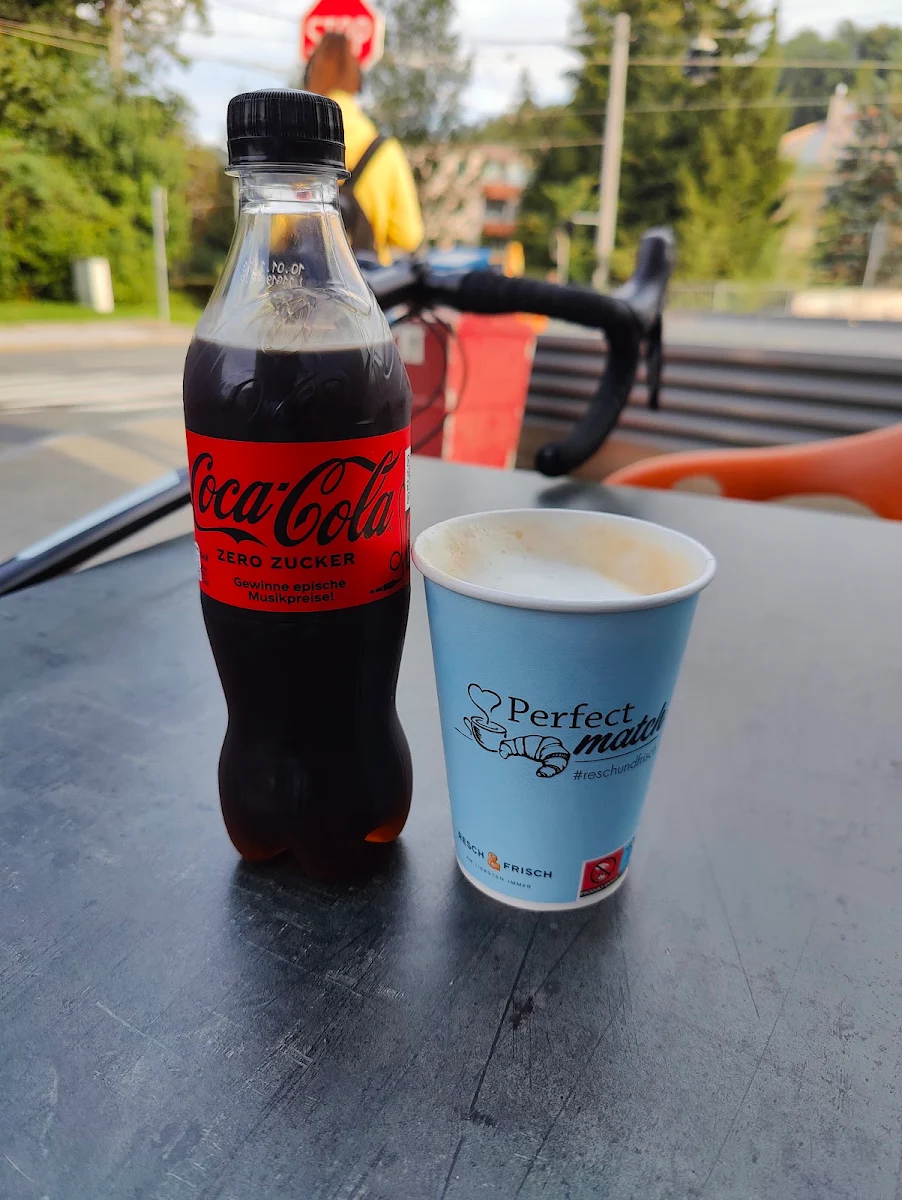 Latte Macchiato Und Coke Zero