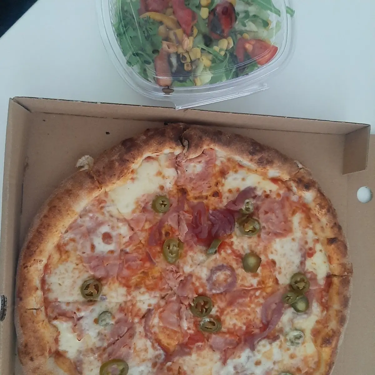 Pizza Feuerwehr Mit Extra Käserand