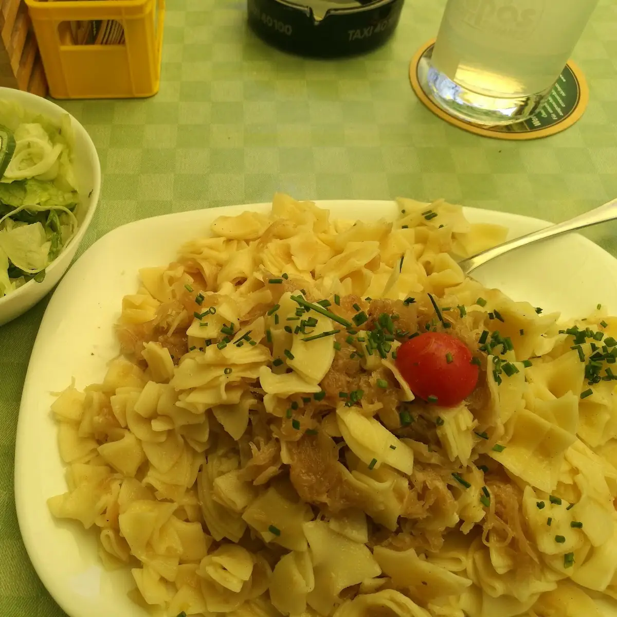 Krautfleckerl Mit Grünem Salat