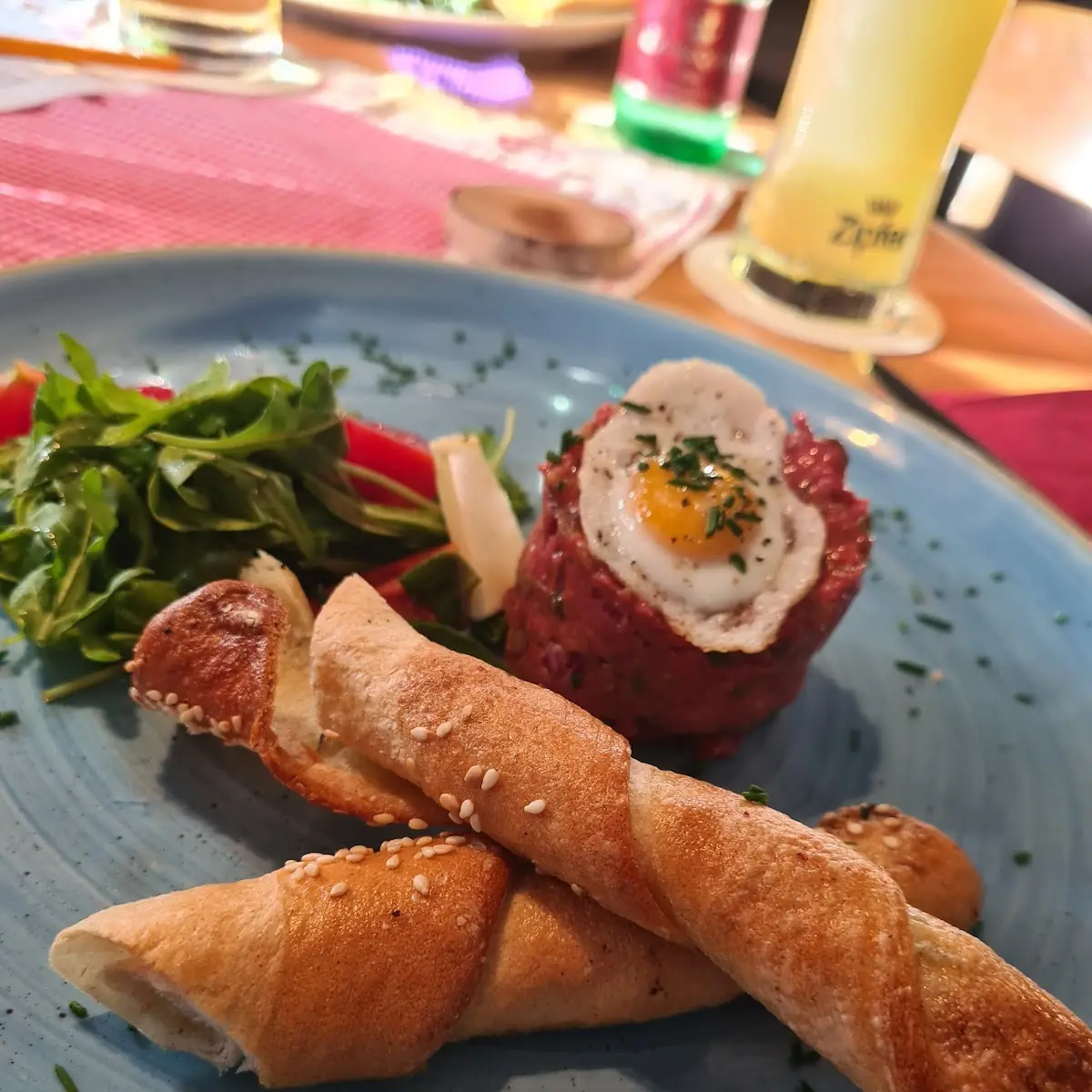 Beef Tatar Mit Wachtelei