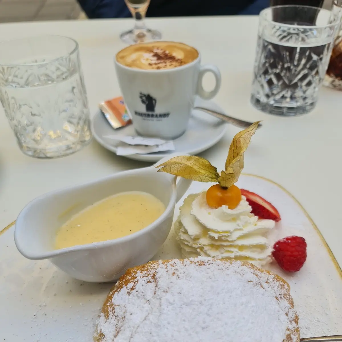 Apfelstrudel Mit Vanillesoße