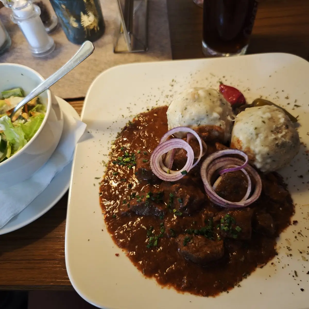 Gulasch, Restaurant Pizzeria Zum Achtal Wirt