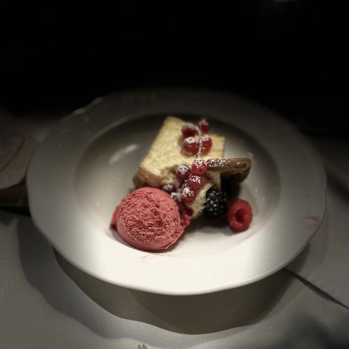 Himbeersorbet Mit Einem Vanillemousse