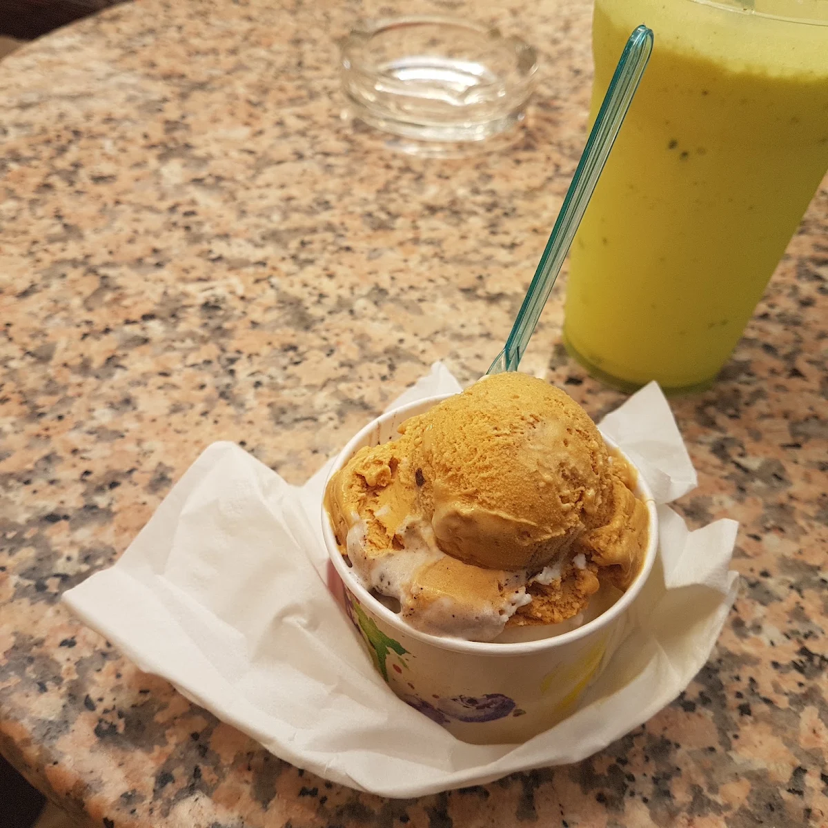 Stracciatella & Mohn - Eis- Shake