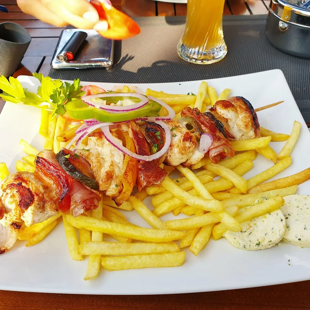 Hühnerspies Mit Pommes Frites