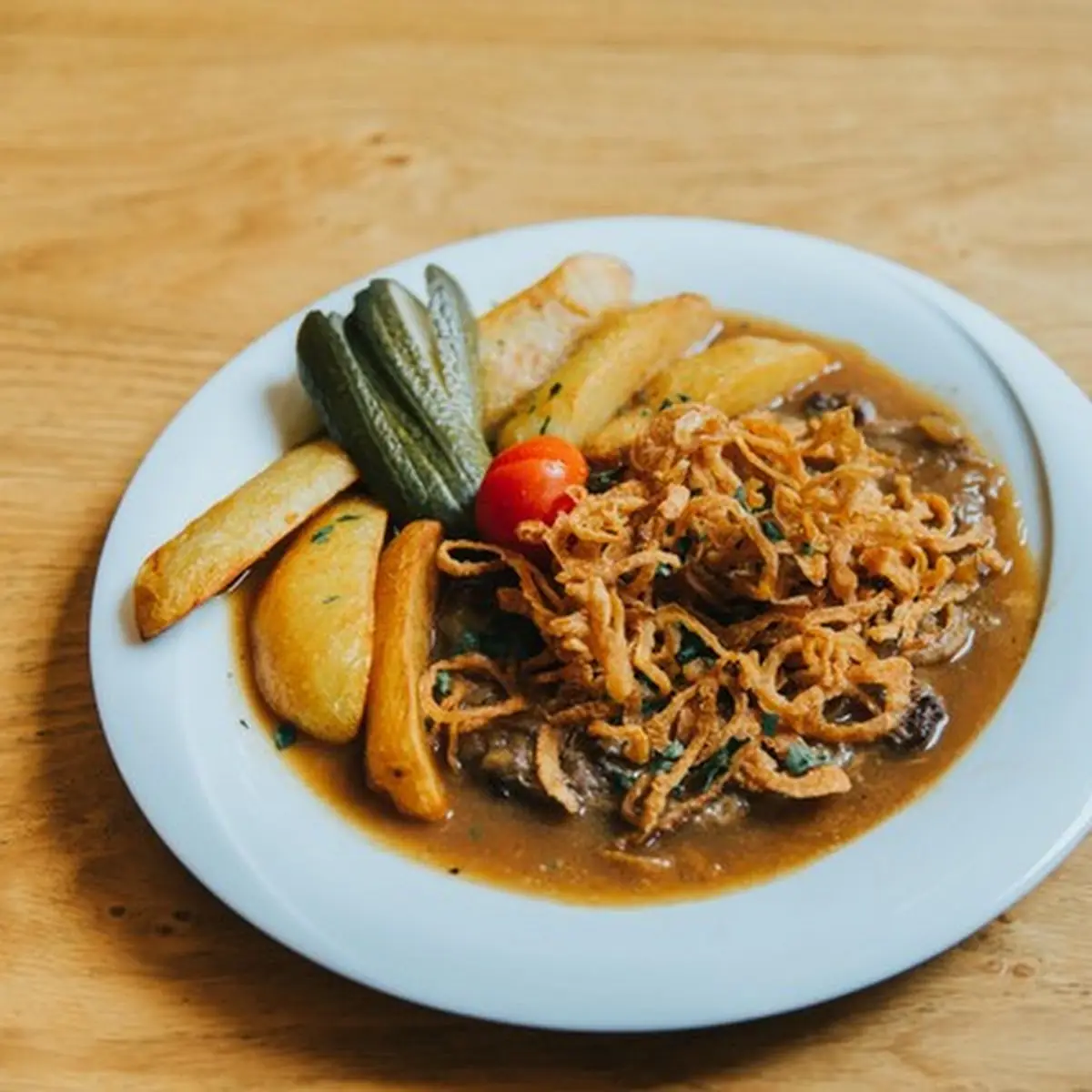 Zwiebelrostbraten Vom Beiried Mit Bratkartoffel
