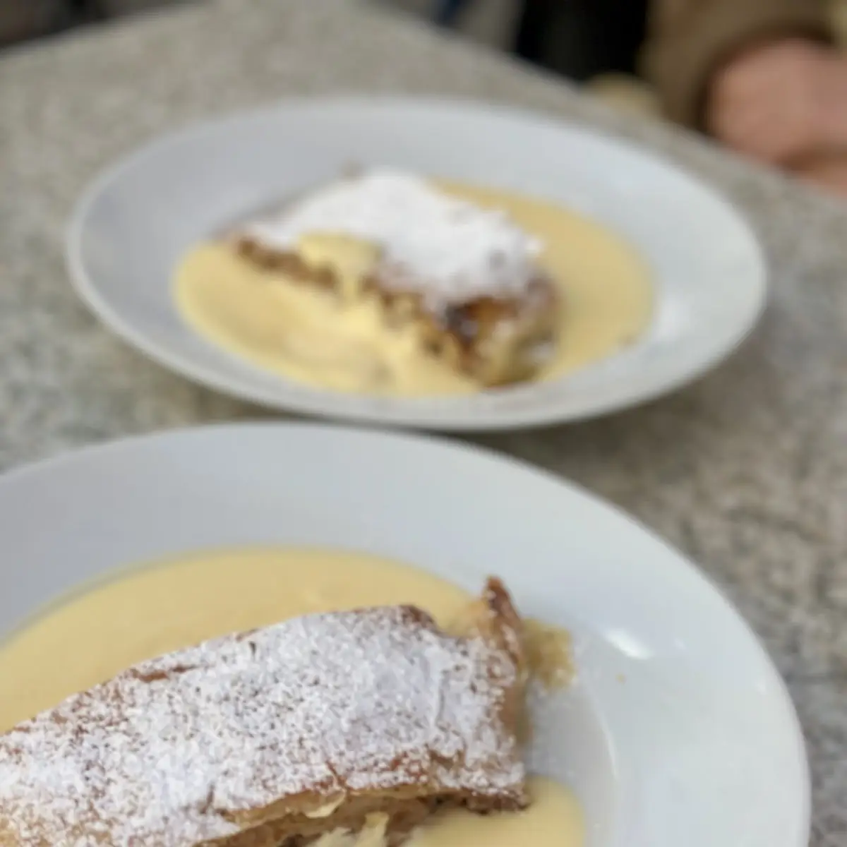 Apfelstrudel Mit Vanillesauce