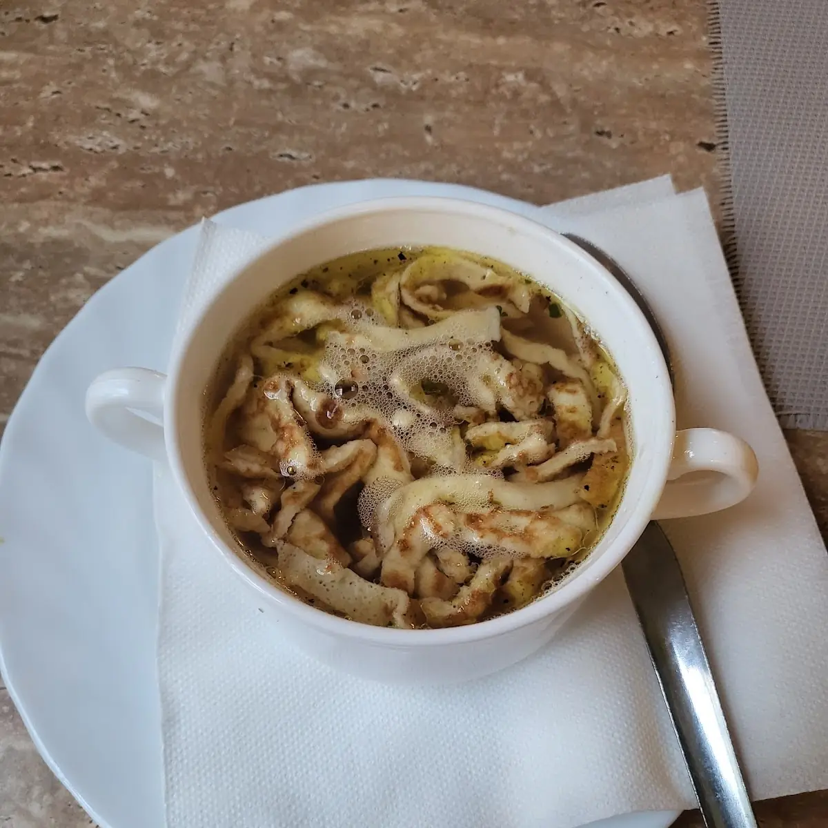 Klare Rindsuppe Mit Frittatensuppe