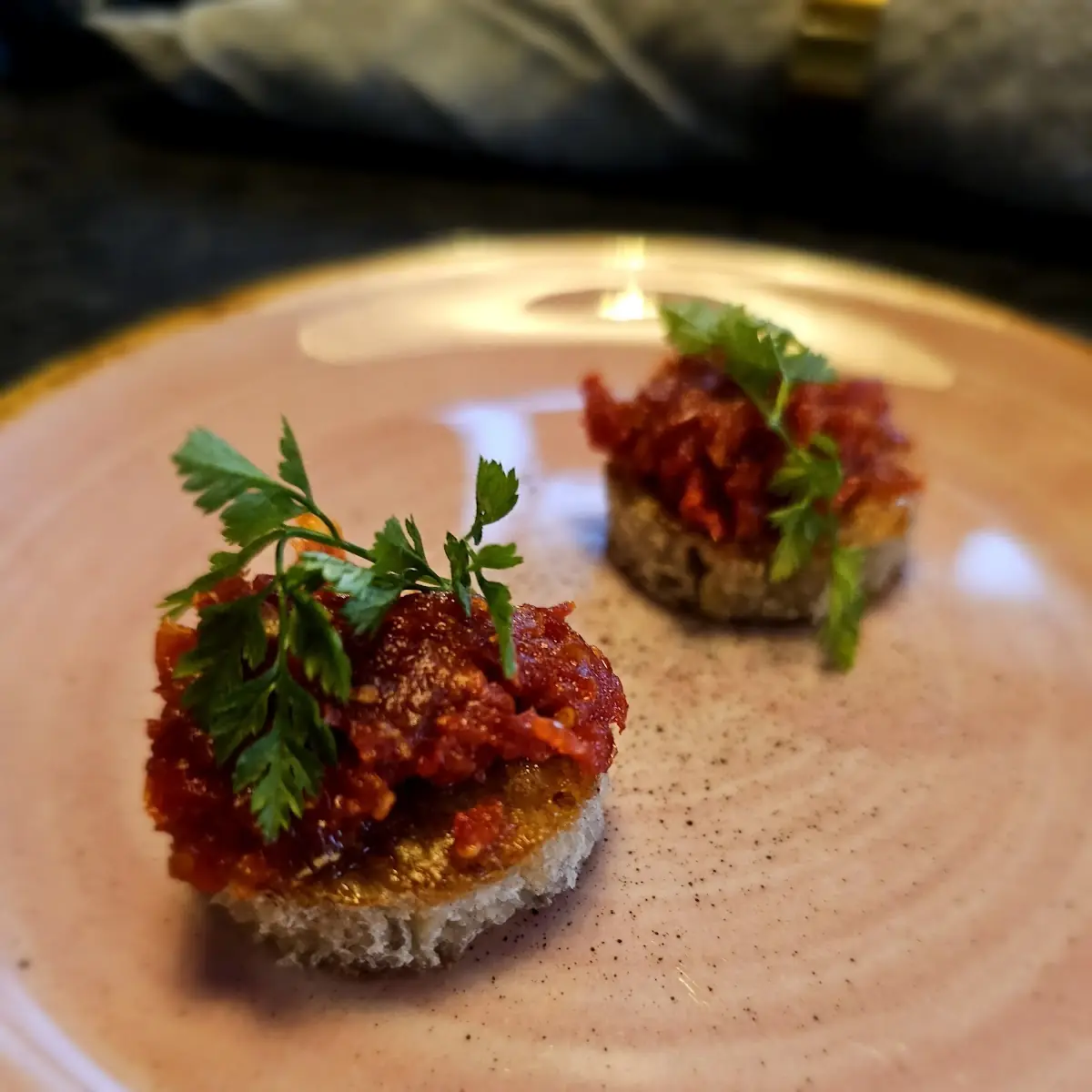Toast Mit Hausgemachten Tomatenpesto