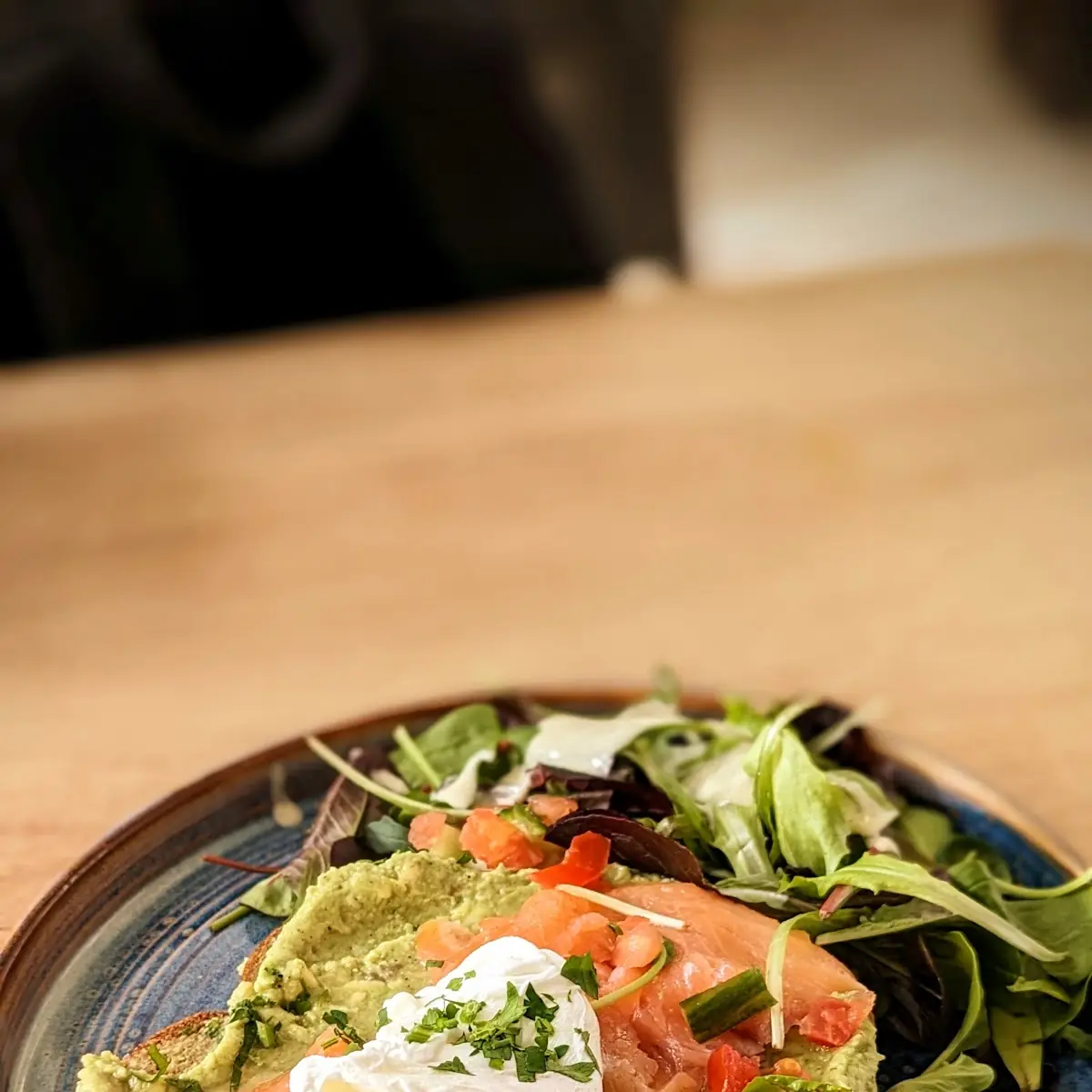 Mashed Avo Meets Salmon