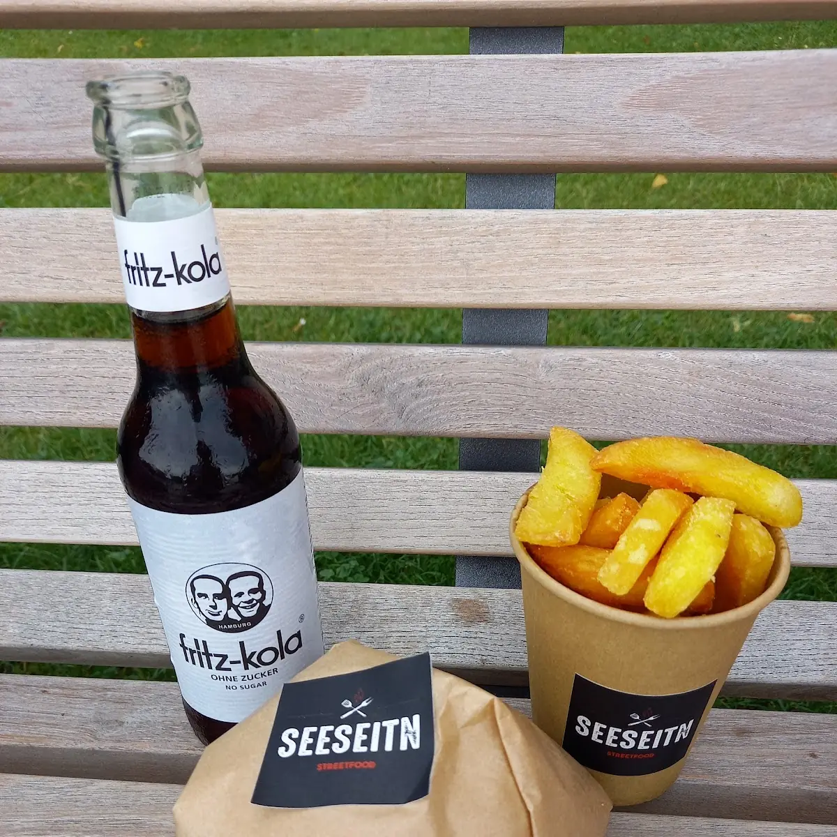 Cheeseburger Mit Pommes Frites