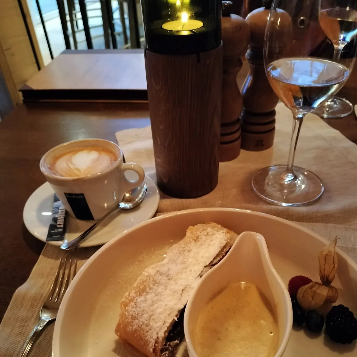 Apfelstrudel Met Vanillesaus