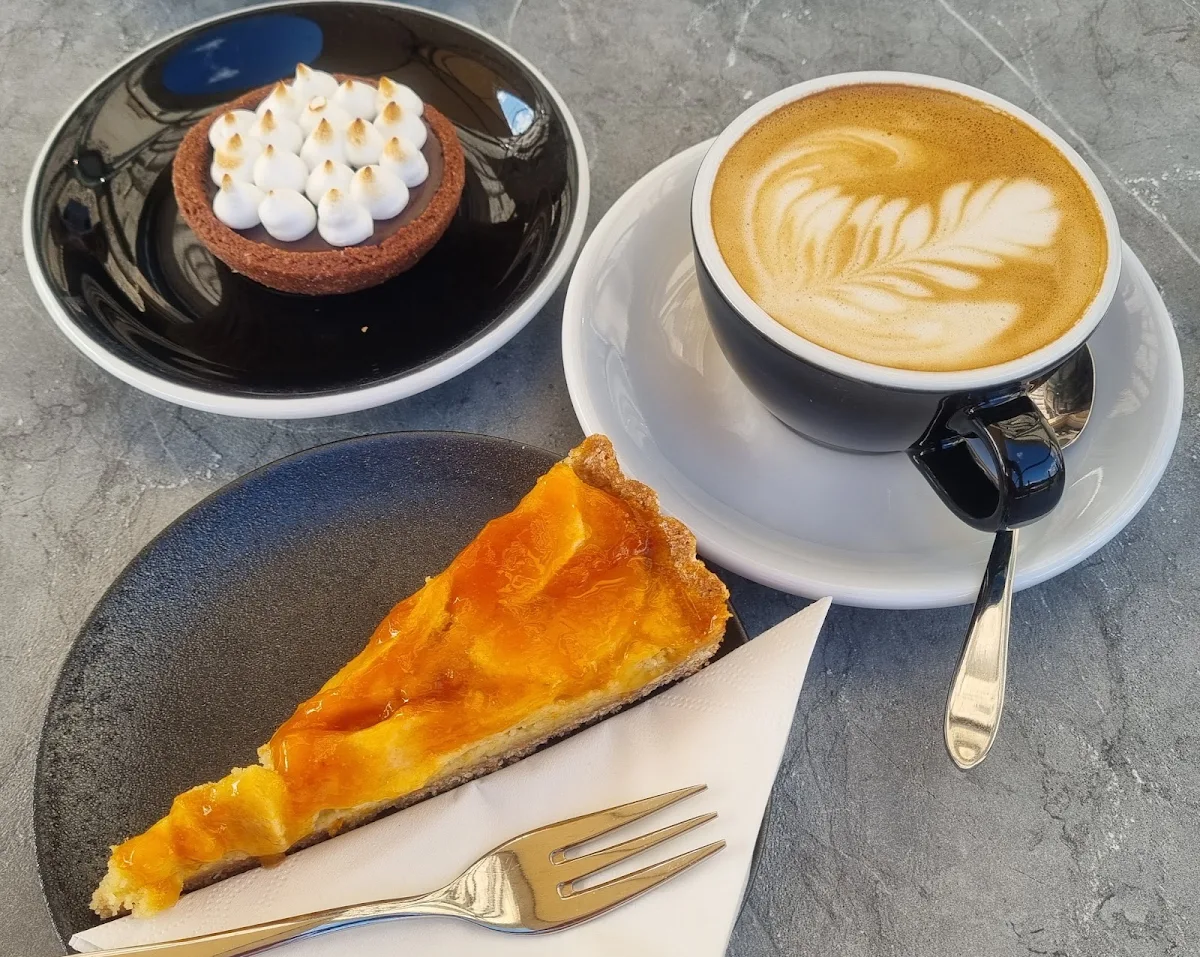 Apfel Amaretto Torte Und Schoko Minz Törtchen