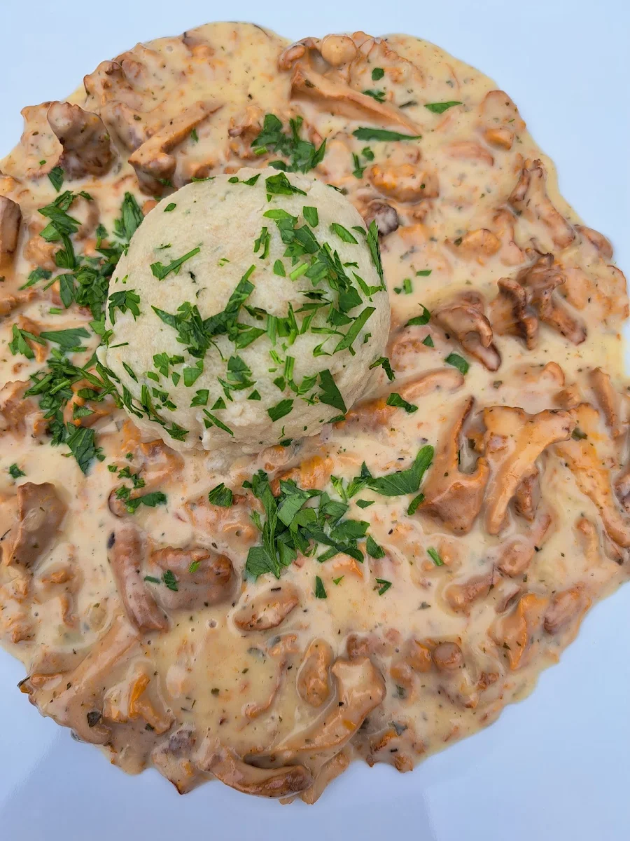 Eierschwammerl Mit Knödel