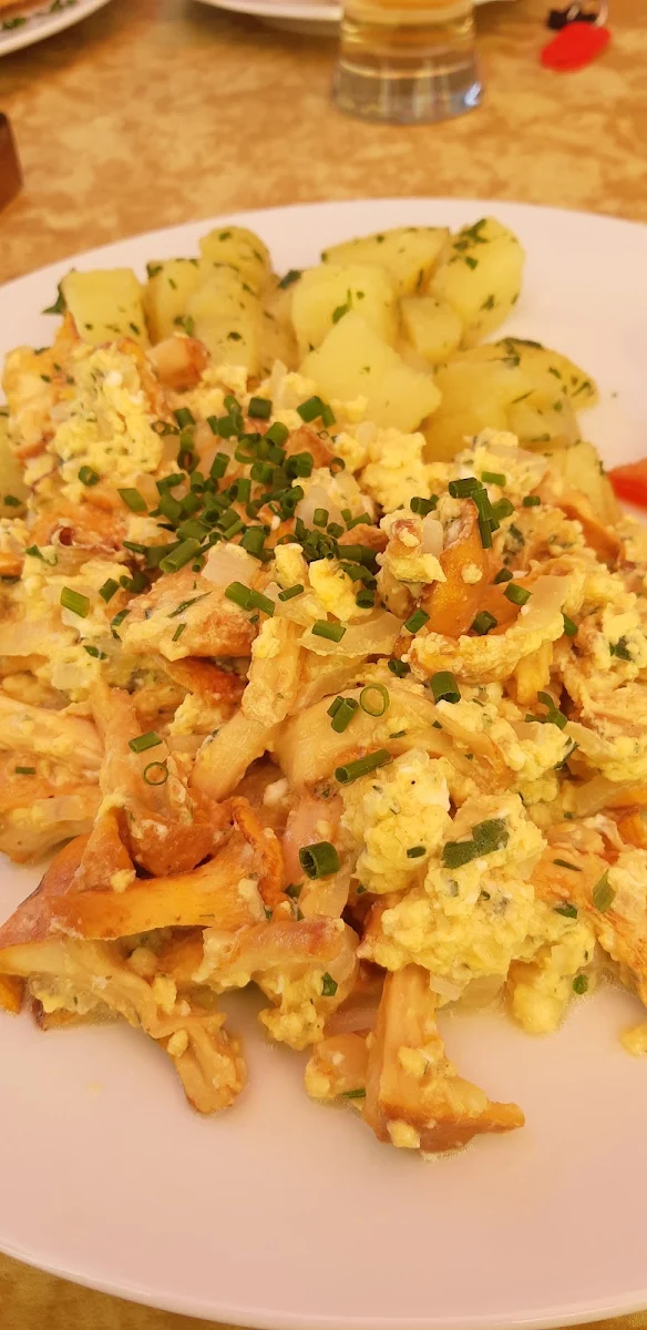 Eierschwammerl Mit Petersilkartoffel