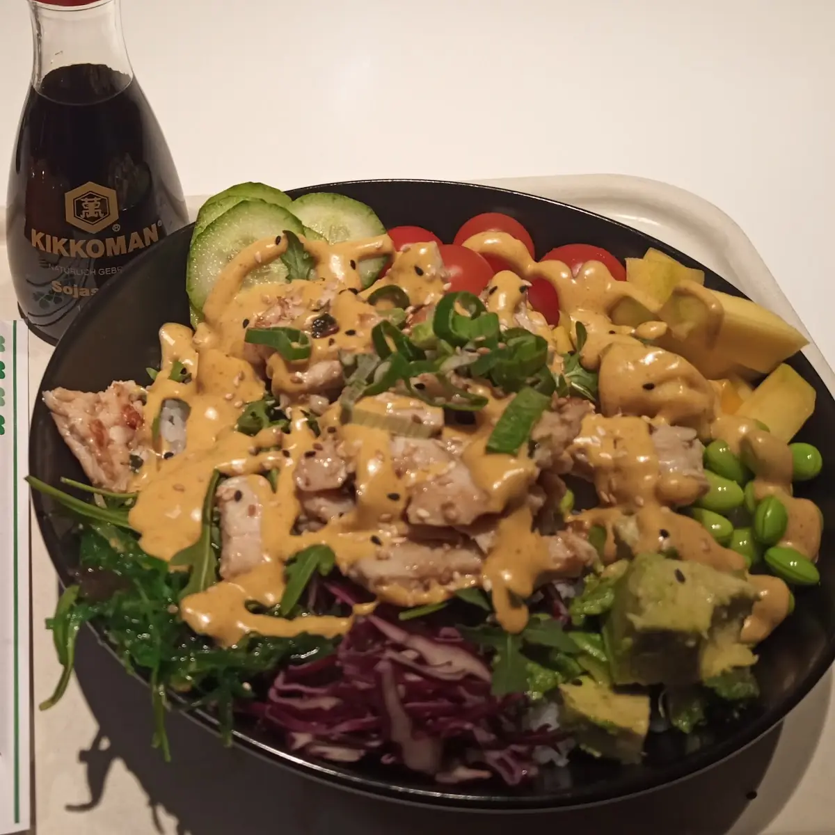 Manga Poke Bowl Chicken Mit Mango Chutney Sauce