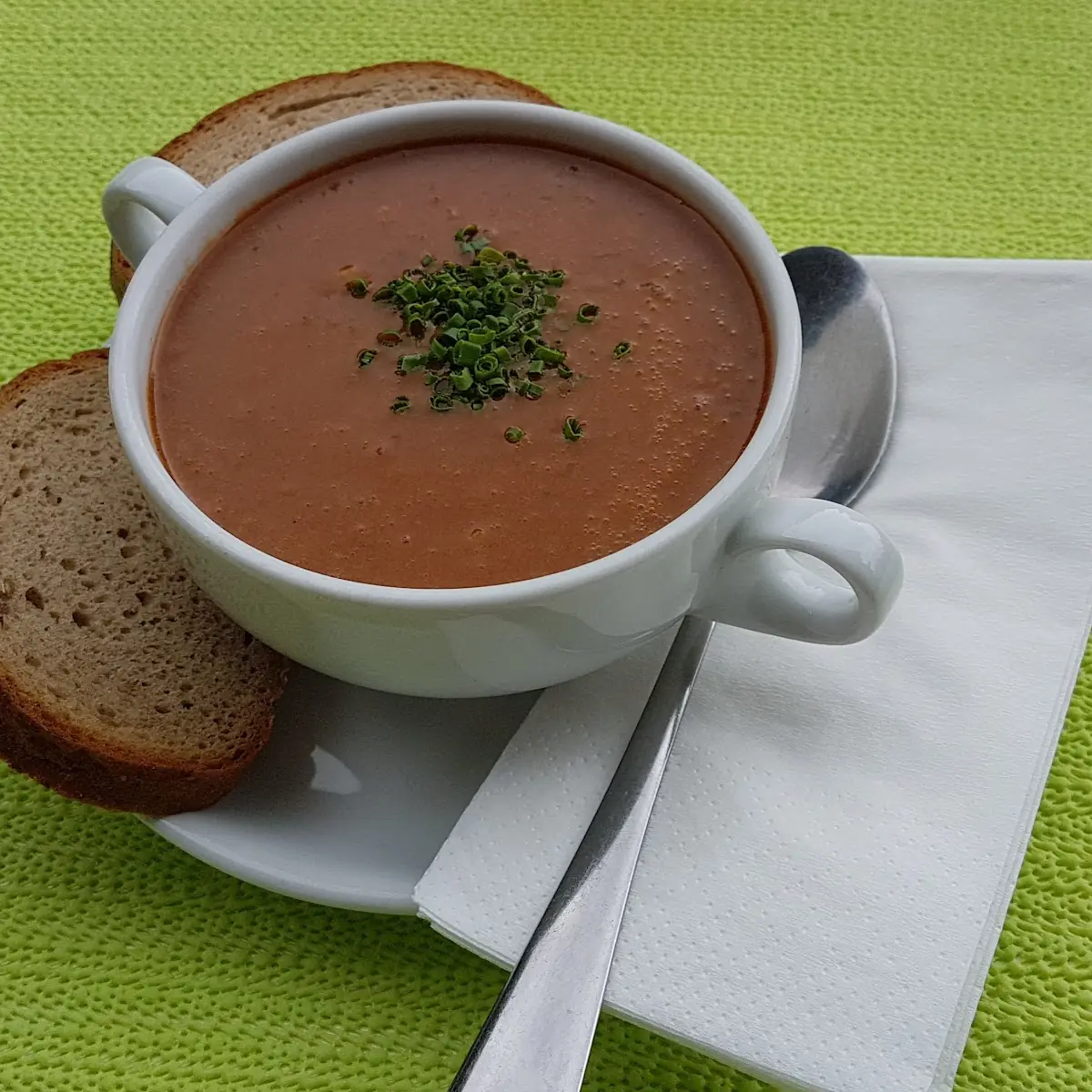 Gulaschsuppe Mit Brot