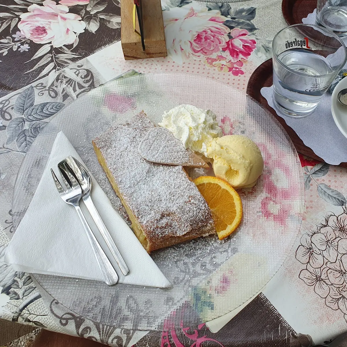 Apfelstrudel