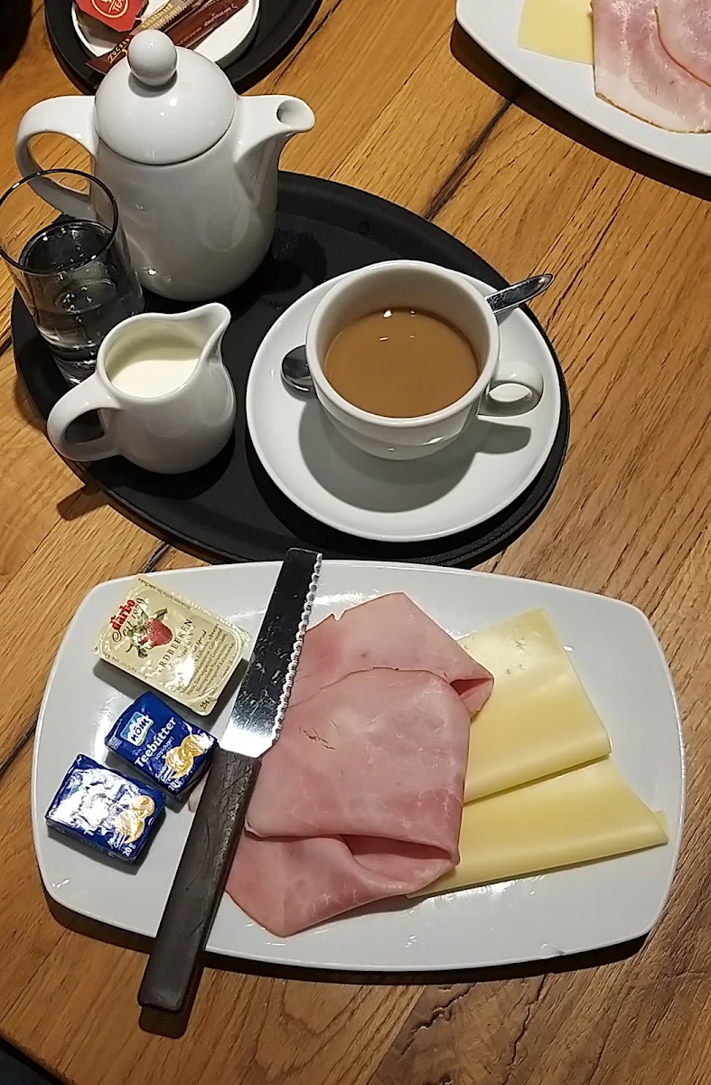 Großes Geier Frühstück Mit 2 Bio Kornspitz Und Känchen Kaffee