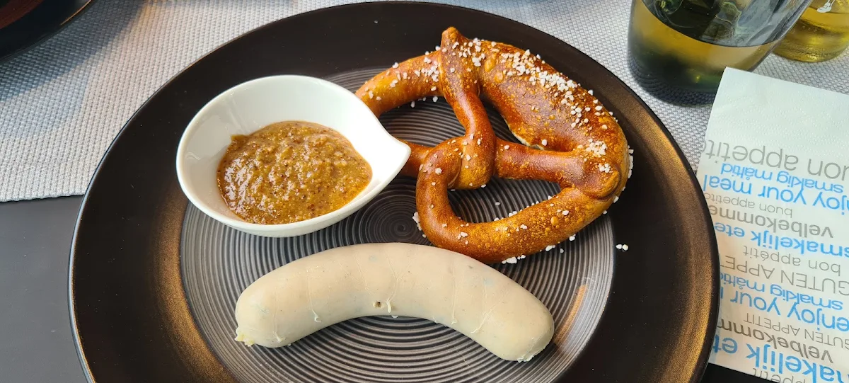 Weisswürste Mit Senf Und Brezen Dazu