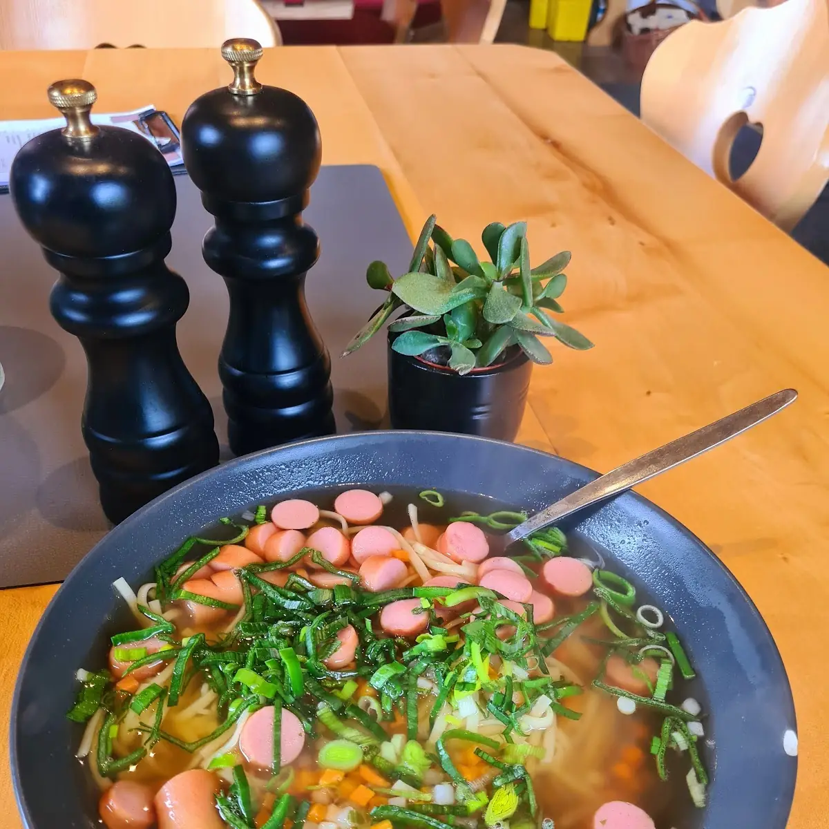 Würstelsuppe