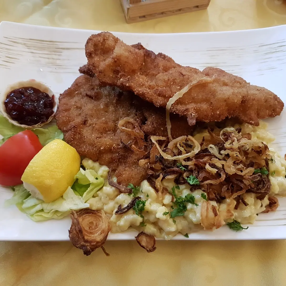 Kalbsschnitzel Und Käsespätzle