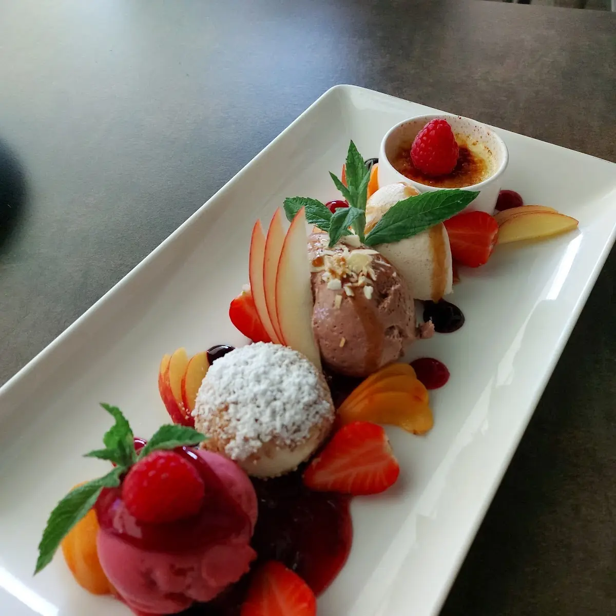 Dessertvariation Nach Art Des Hauses