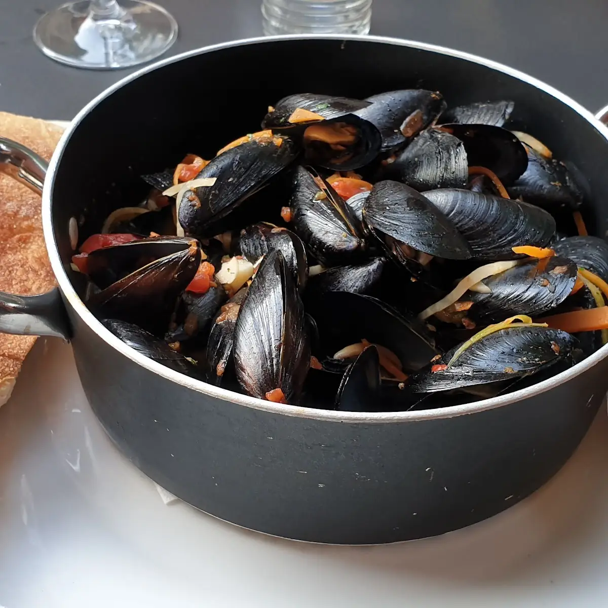 Miesmuscheln In Tomatensauce