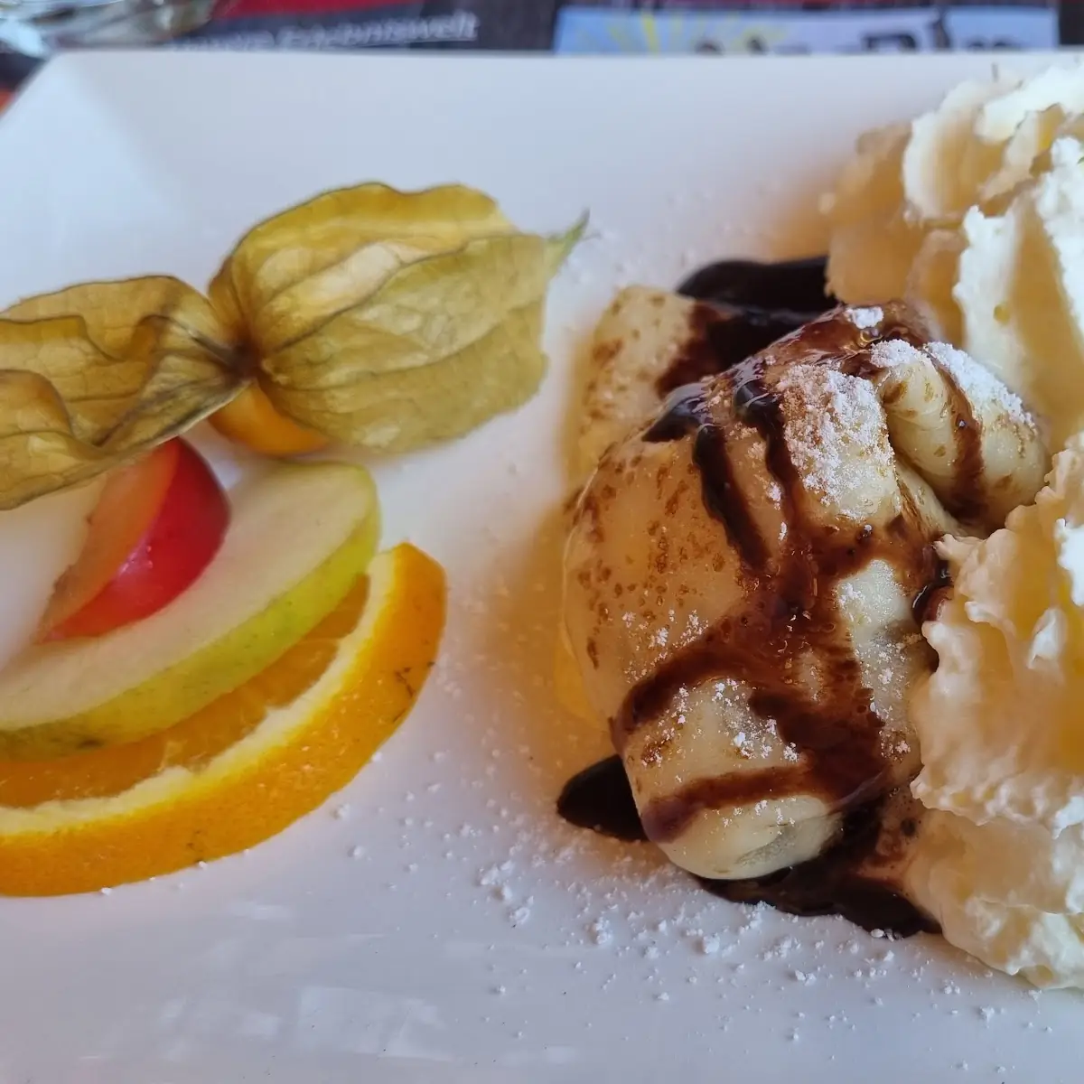 Palatschinken With Vanilla Eis