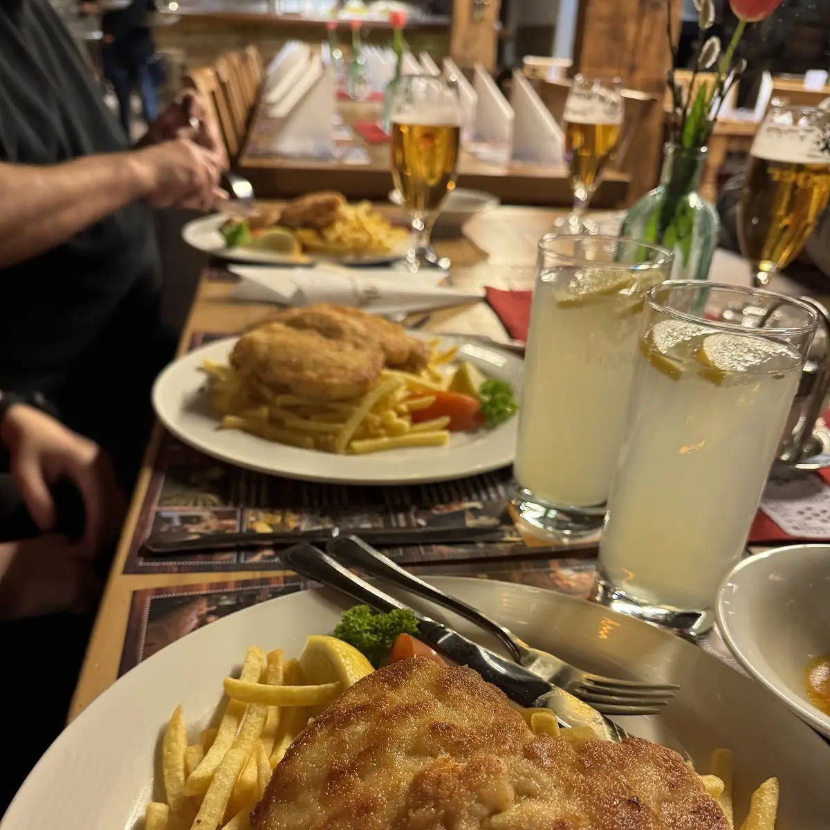 Wiener Schnitzel Mit Pommes Frites