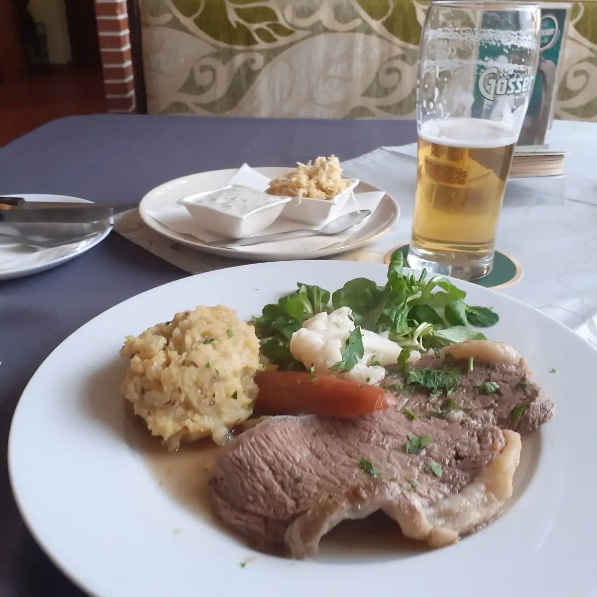 Tafelspitz Mit Rösterdäpfel Apfelkrenn Und Squce