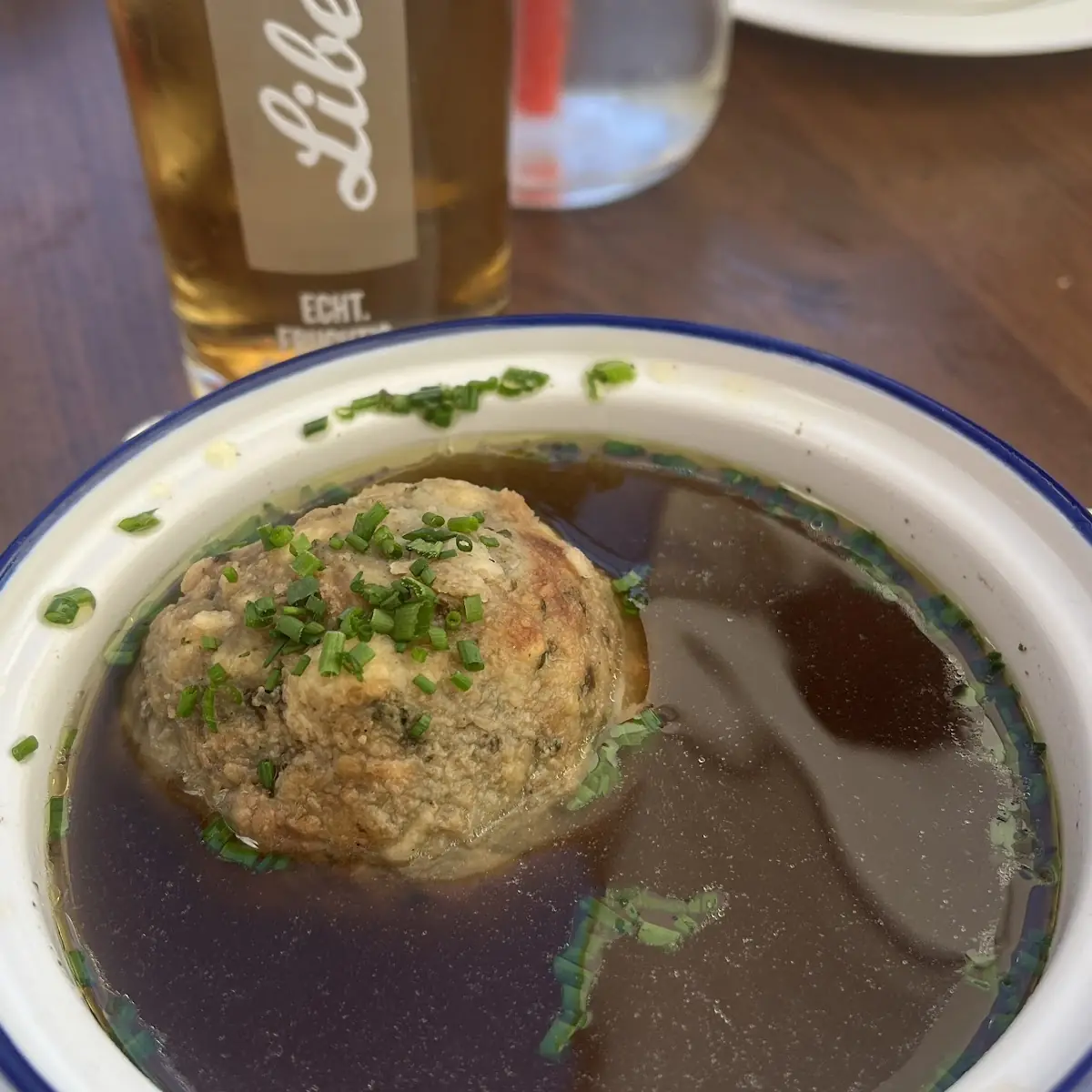 Leberknödelsuppe