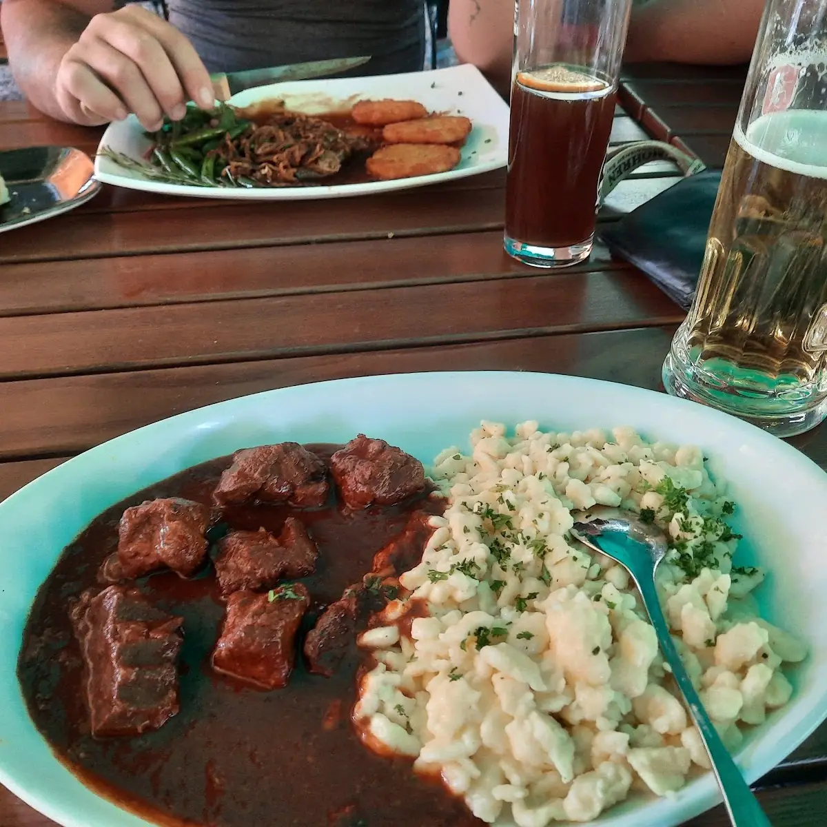 Brauhausgulasch Mit Spätzle