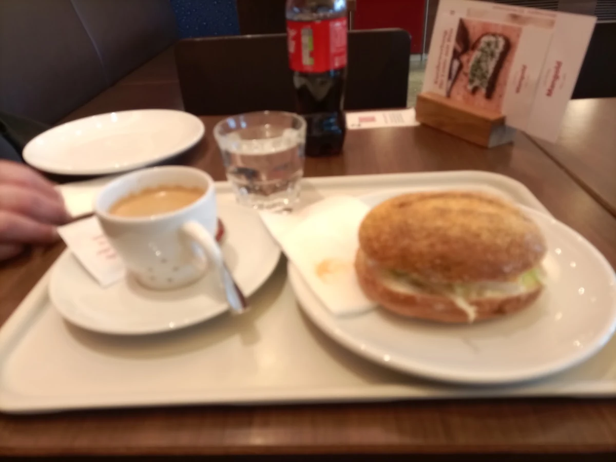 Käsebrötchen Und Kaffee