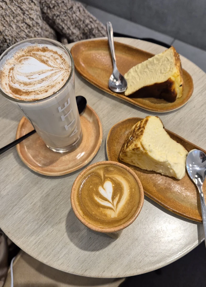 San Sebastian Cheesecake Cortado Cappuccino