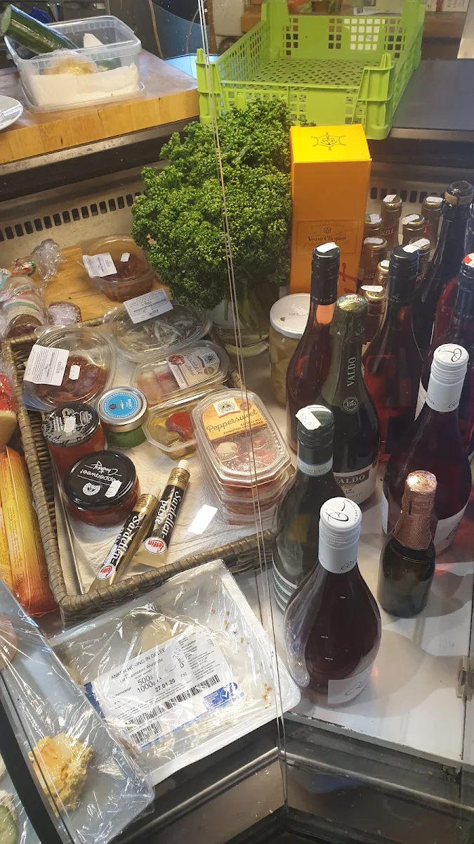 Wein Und Antipasti