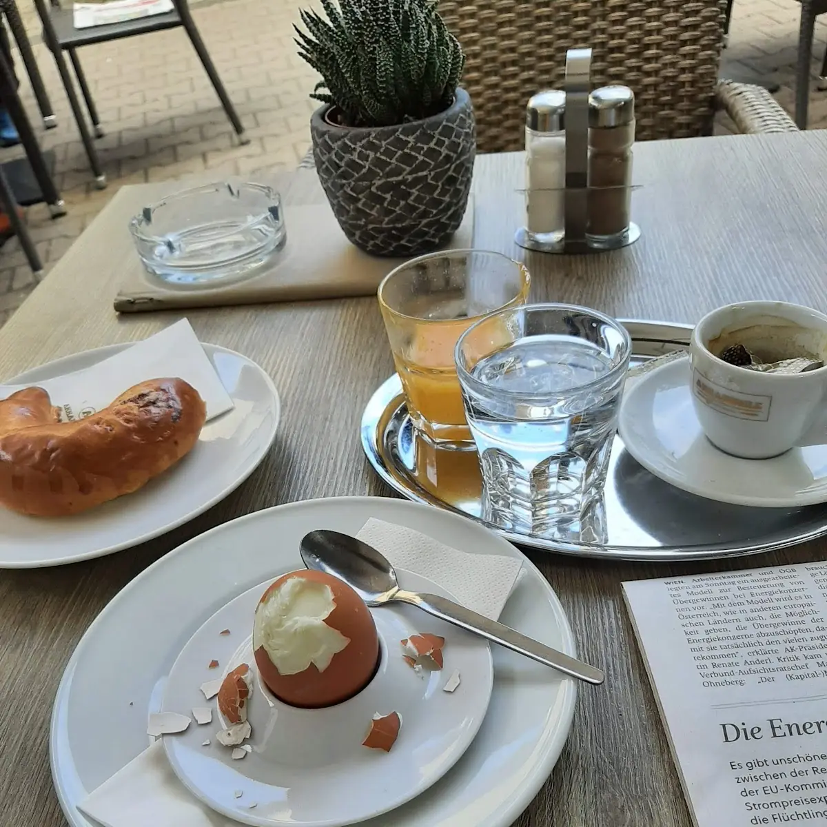 Frischgepresster Weiches Ei Badnerkipferl
