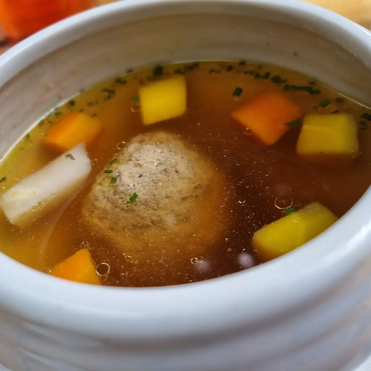 Leberknödelsuppe