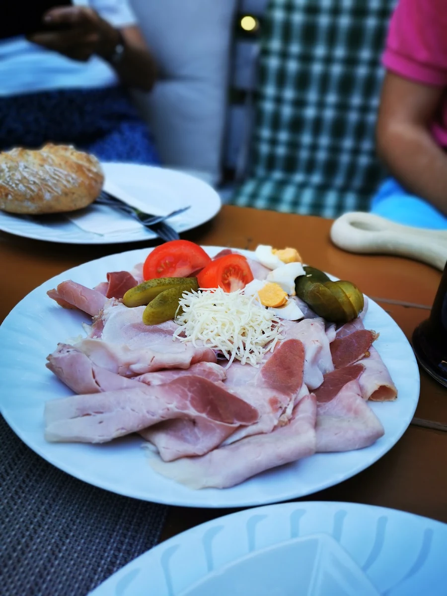 Feiner Surbraten