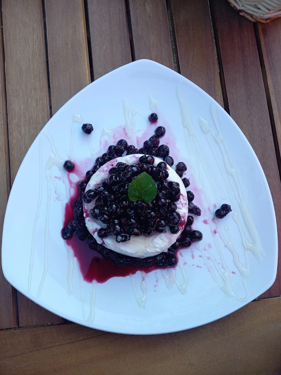 Frischkäse Mit Heidelbeeren Honig Und Balsamico