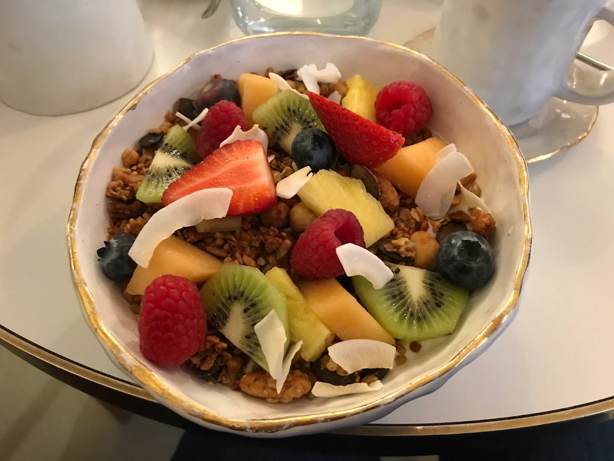 Joghurt Mit Früchten & Granola