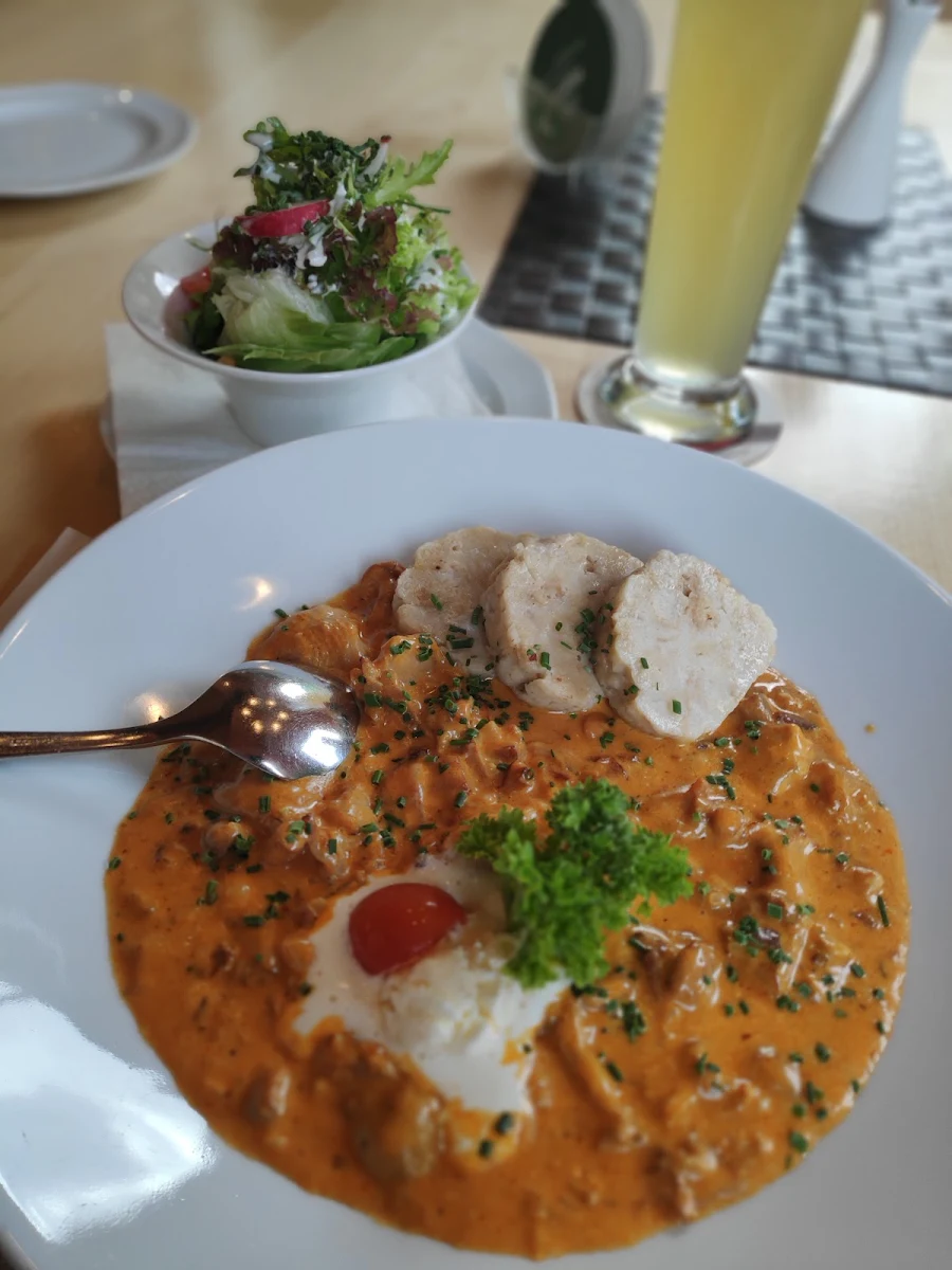 Pfifferlingsgulasch Mit Knödel