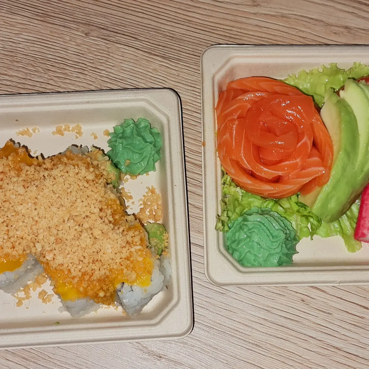 Mango Erdnuss Maki & Lachs Sashimi