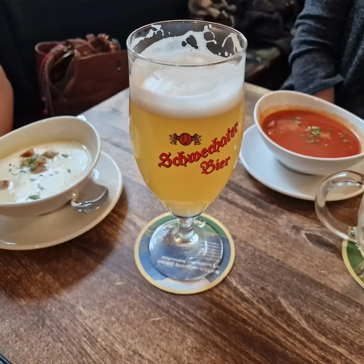Knoblauch Hopfen Paradeiser -- Suppe